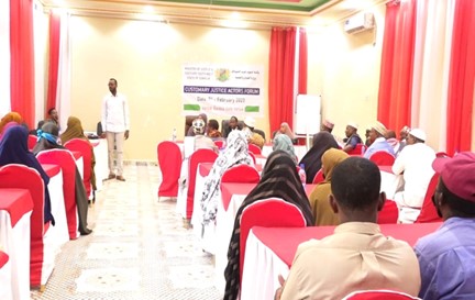 Wasiirka Wasaaradda Cadaaladda iyo Arrimaha Garsoorka DGKGS Mudane,Xasan Cabdi qadir Maxamed  ayaa kulan is barasho ah la qaatayn odayaasha dhaqanka iyo haweenka ka shaqeyo xarunta Alternative dispute resolution (ADR) Ama xalinta khilafaadka dadban.